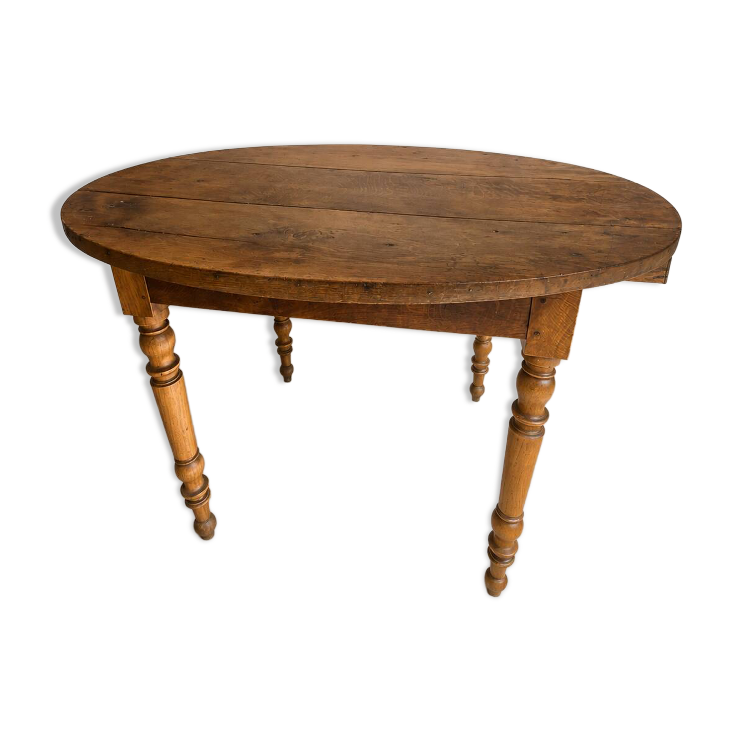 Oval farmhouse table
