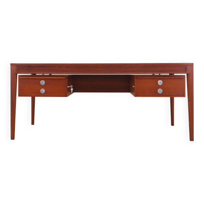 Bureau danois en teck par Finn Juhl, années 1970
