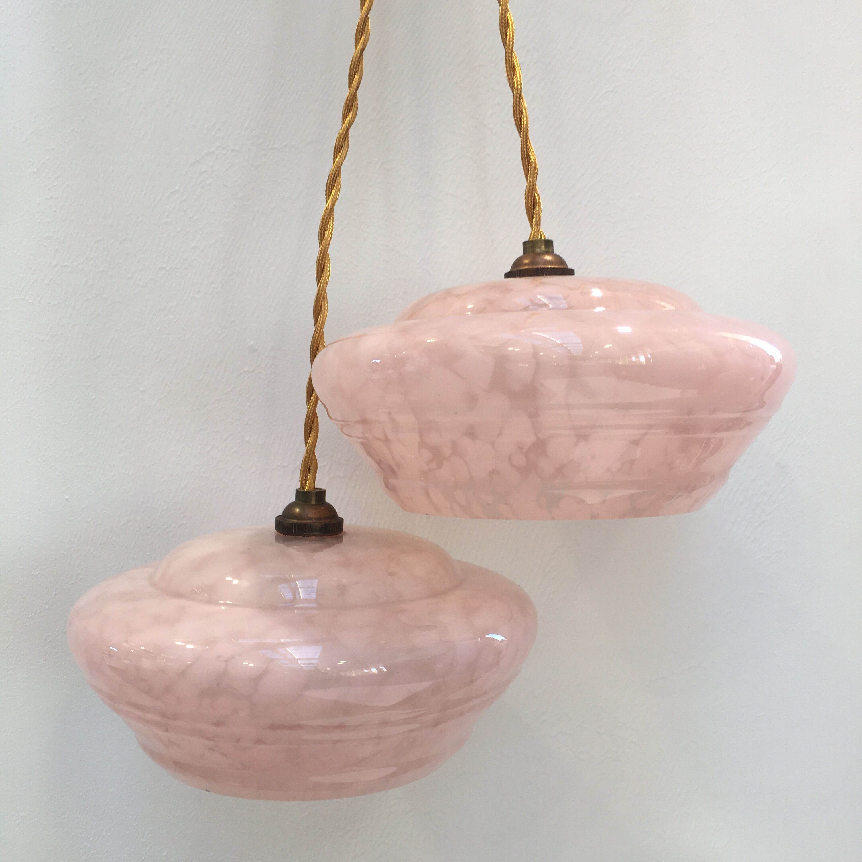 Pair of Art Deco suspensions in pink Clichy glass