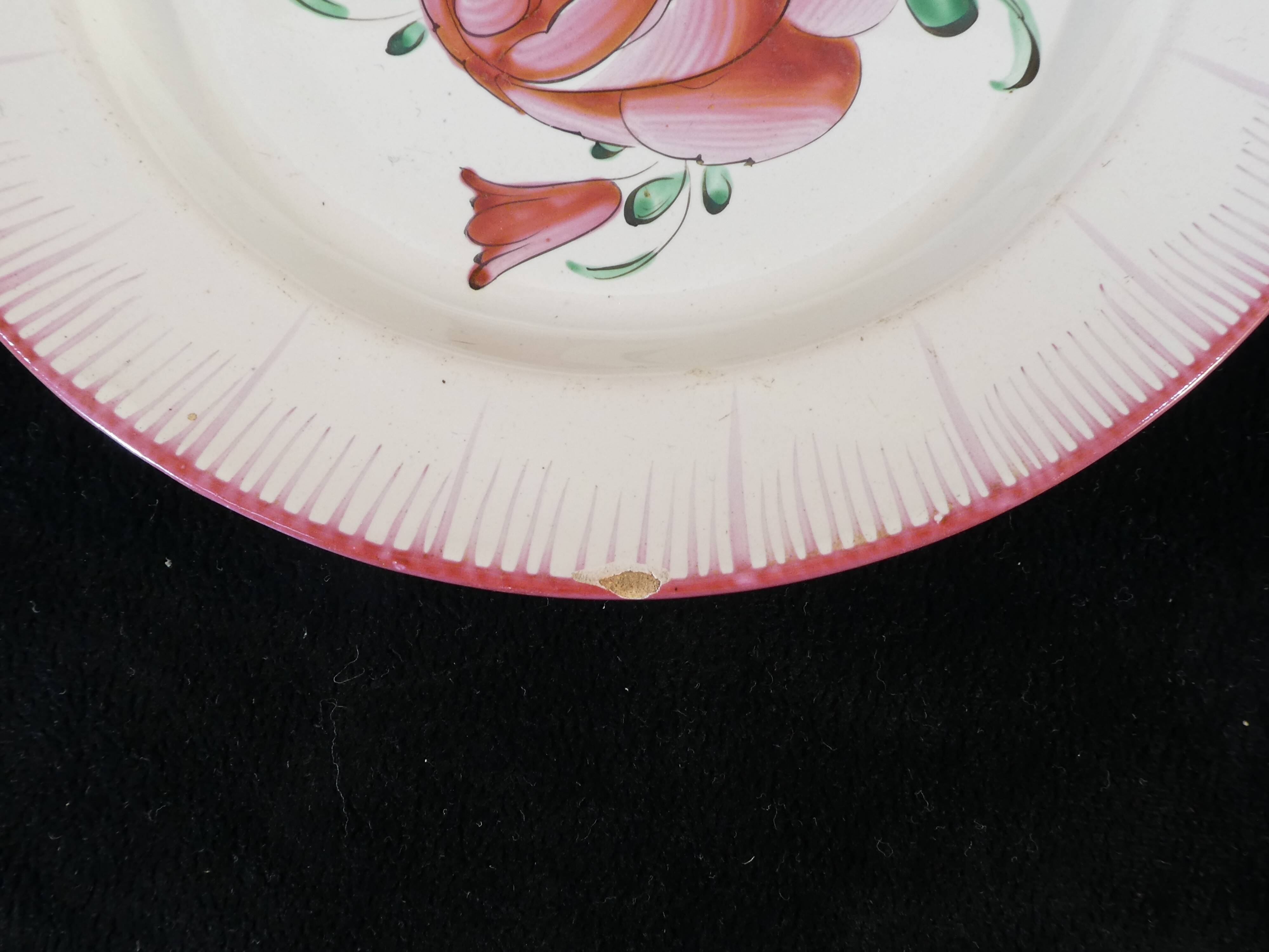 Plate in Faience de l'est pink red 19th LUNEVILLE ISLETTES ST CLEMENT nº1