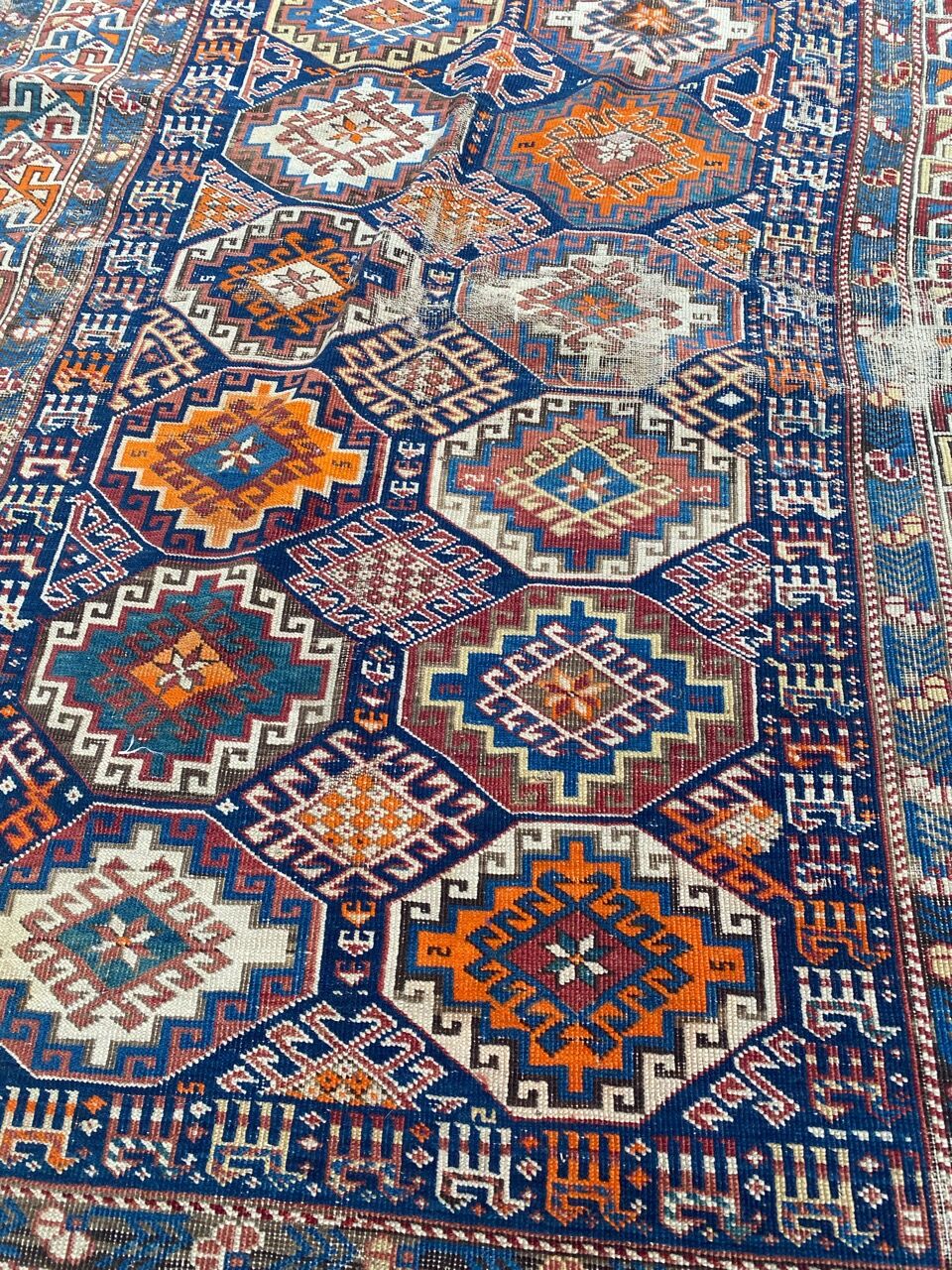 Pretty old Caucasian chirwan carpet of the 19th century  115x176cm