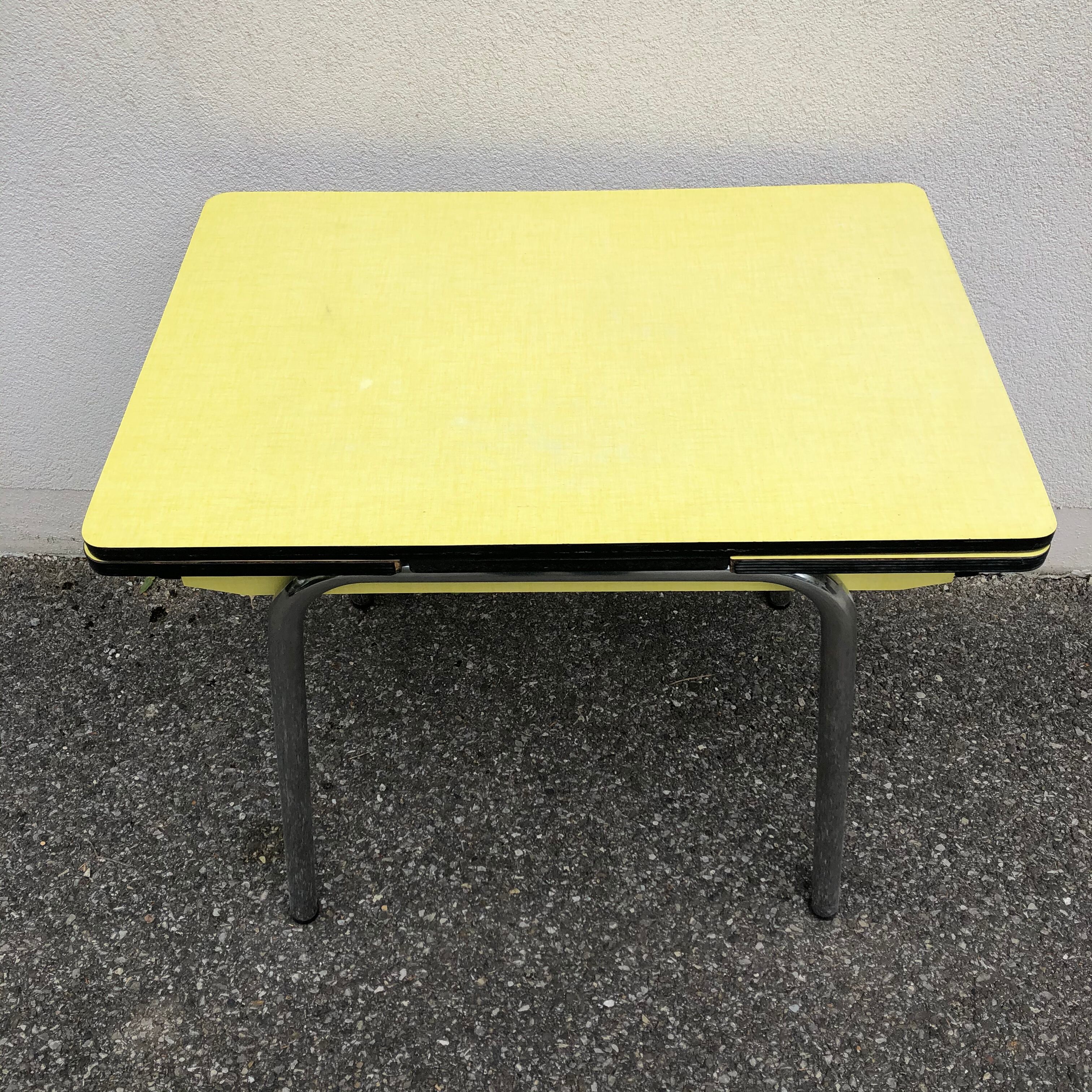 Table formica