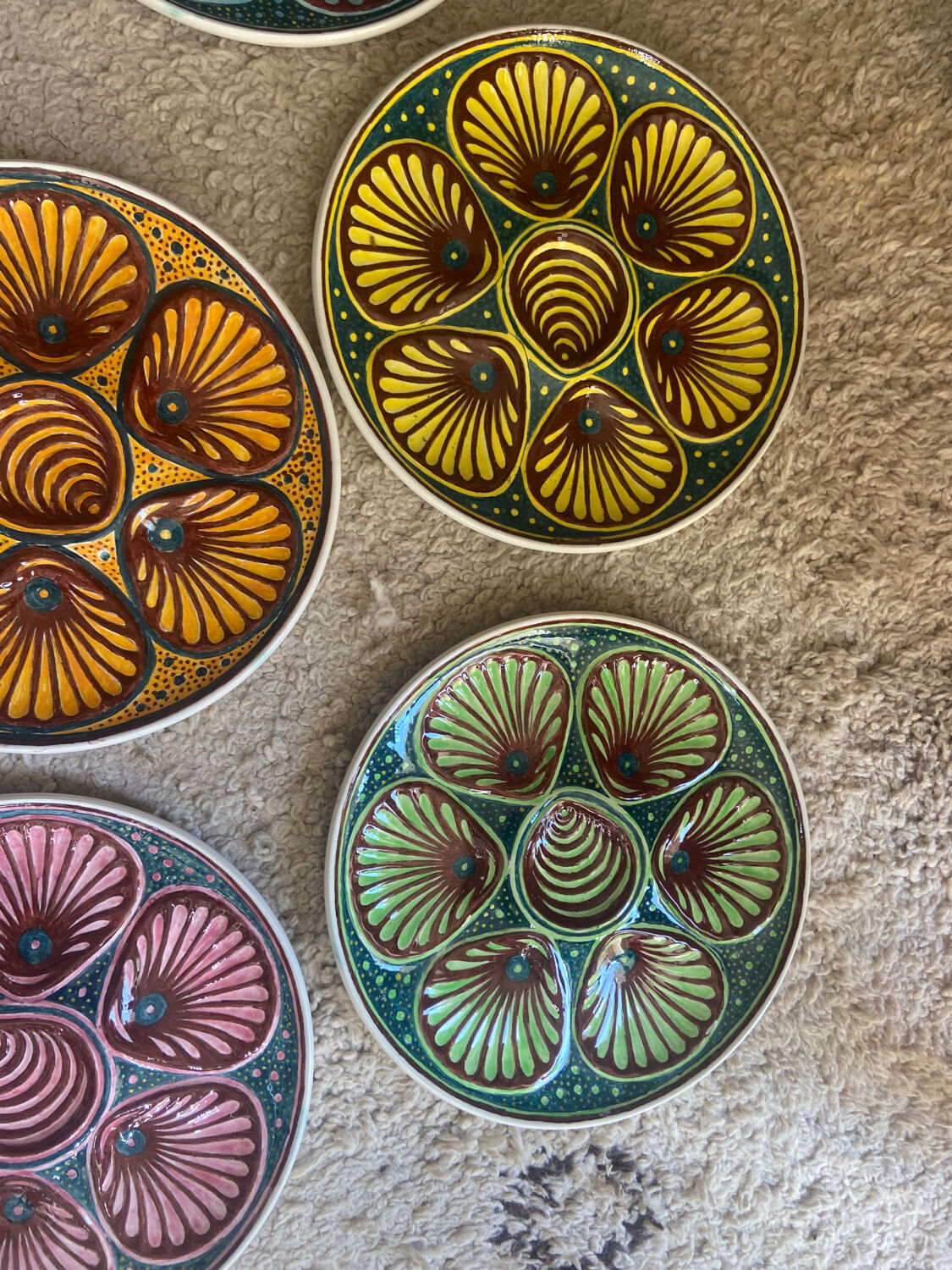 Set of 6 ceramic oyster plates