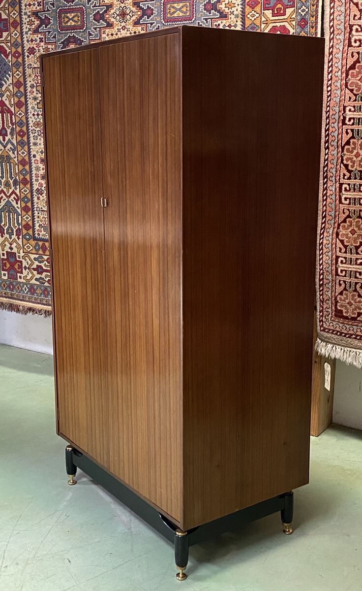 Dressing G-Plan in teak from the 70s