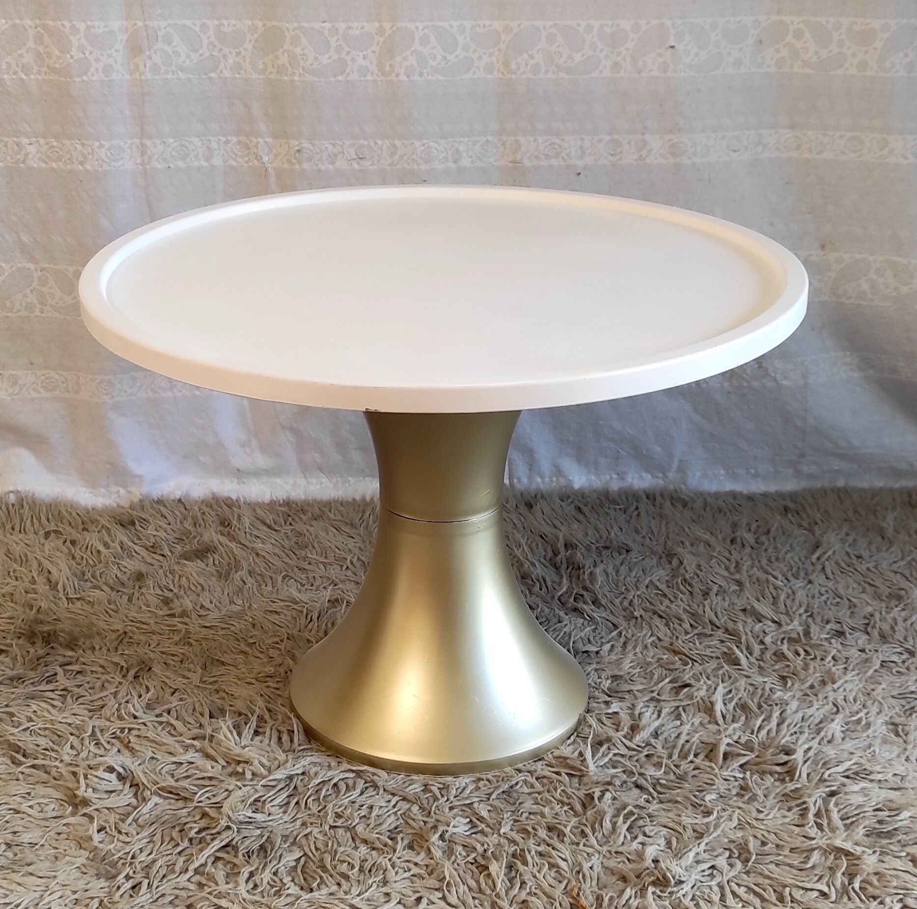 White and gold "tam tam" coffee table – 60s/70s