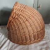 Vintage -Small rattan cat basket