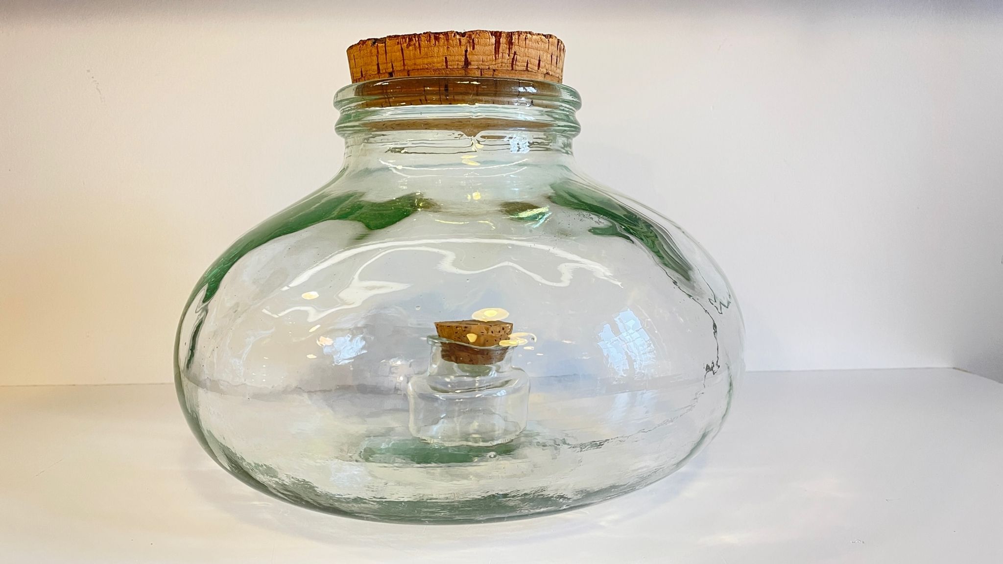 Bonbonnes vintage en verre soufflé et liège