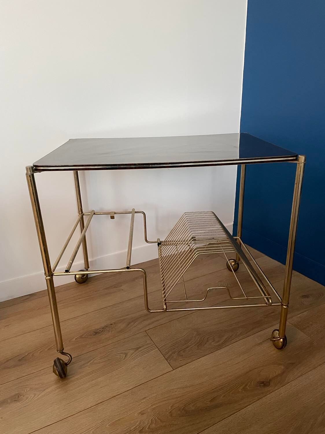 Service with vinyl storage