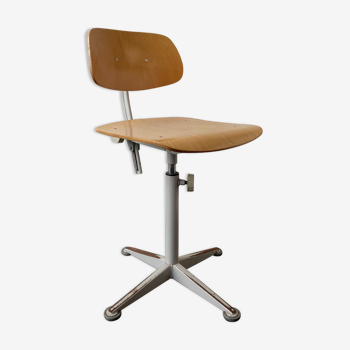 Dutch industrial workshop chair by Friso Kramer for Ahrend Cirkel