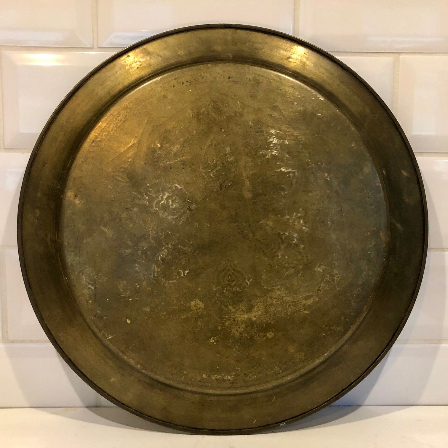 Moroccan artisanal tray in partitioned copper