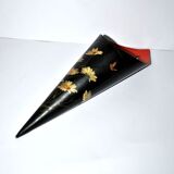 Cornet vase in "Chinese lacquer" floral Napoleon III black and red