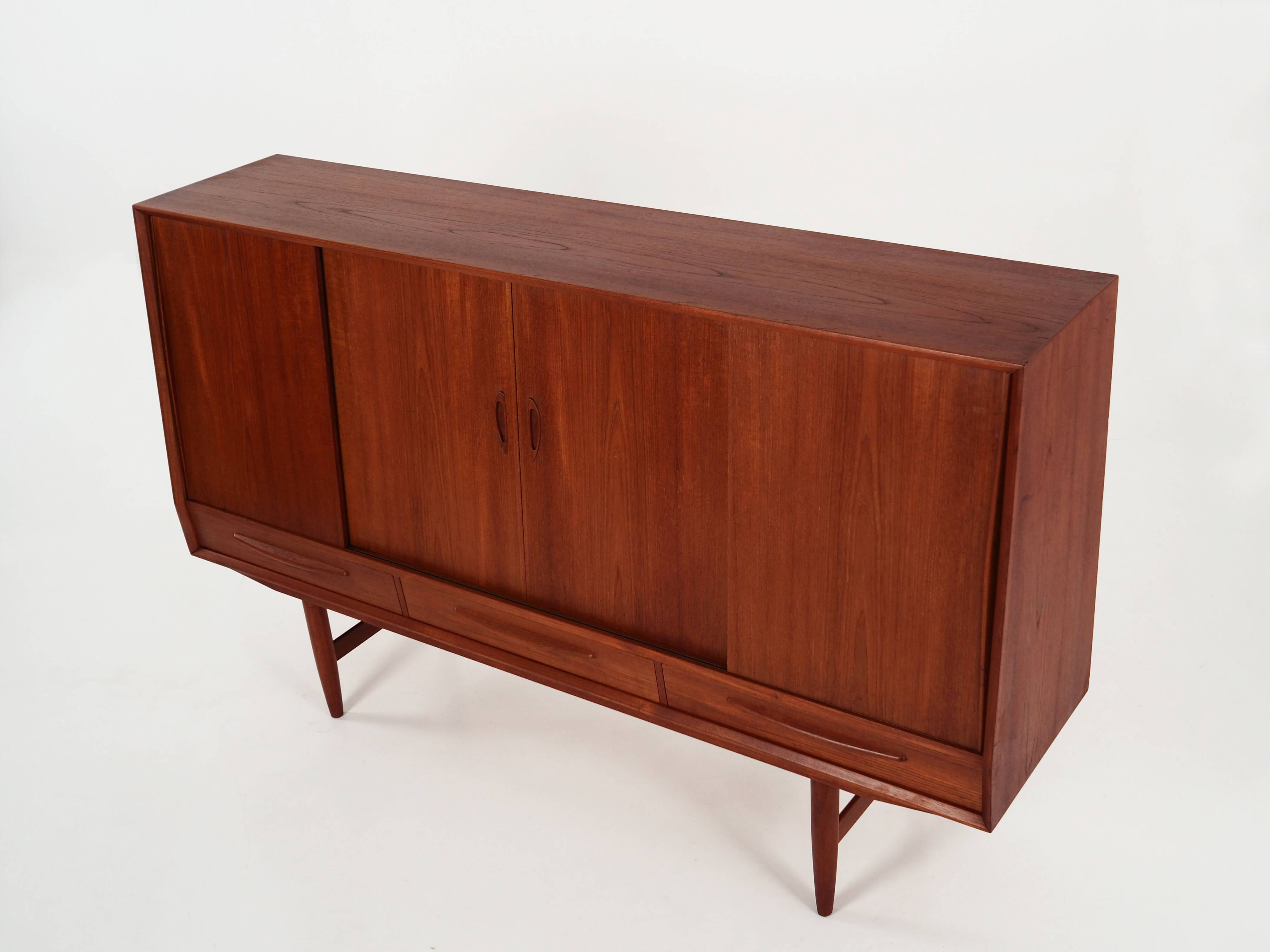 Highboard tekowy, duński design, lata 70, produkcja: Dania
