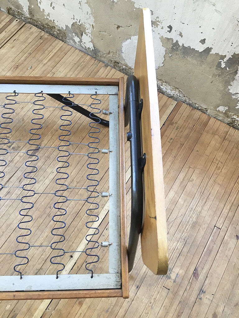 Lit par Jacques Hitier, éditions Mobilor 1950