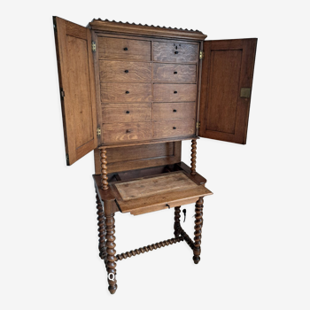 Cabinet de voyage en chêne style Louis XIII