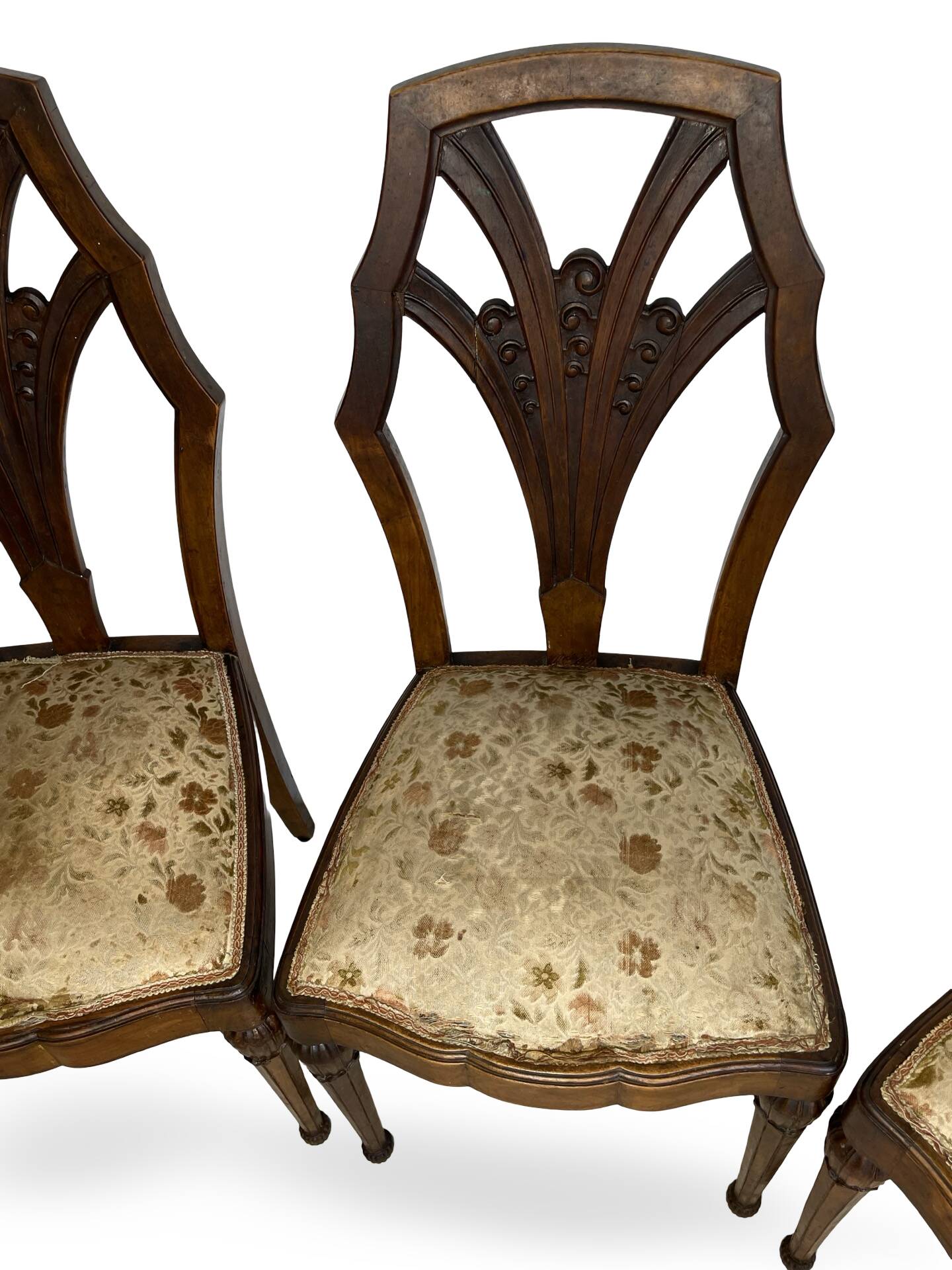 Ensemble de 6 chaises de salle à manger en noyer sculpté Art Déco, années 1920/1930