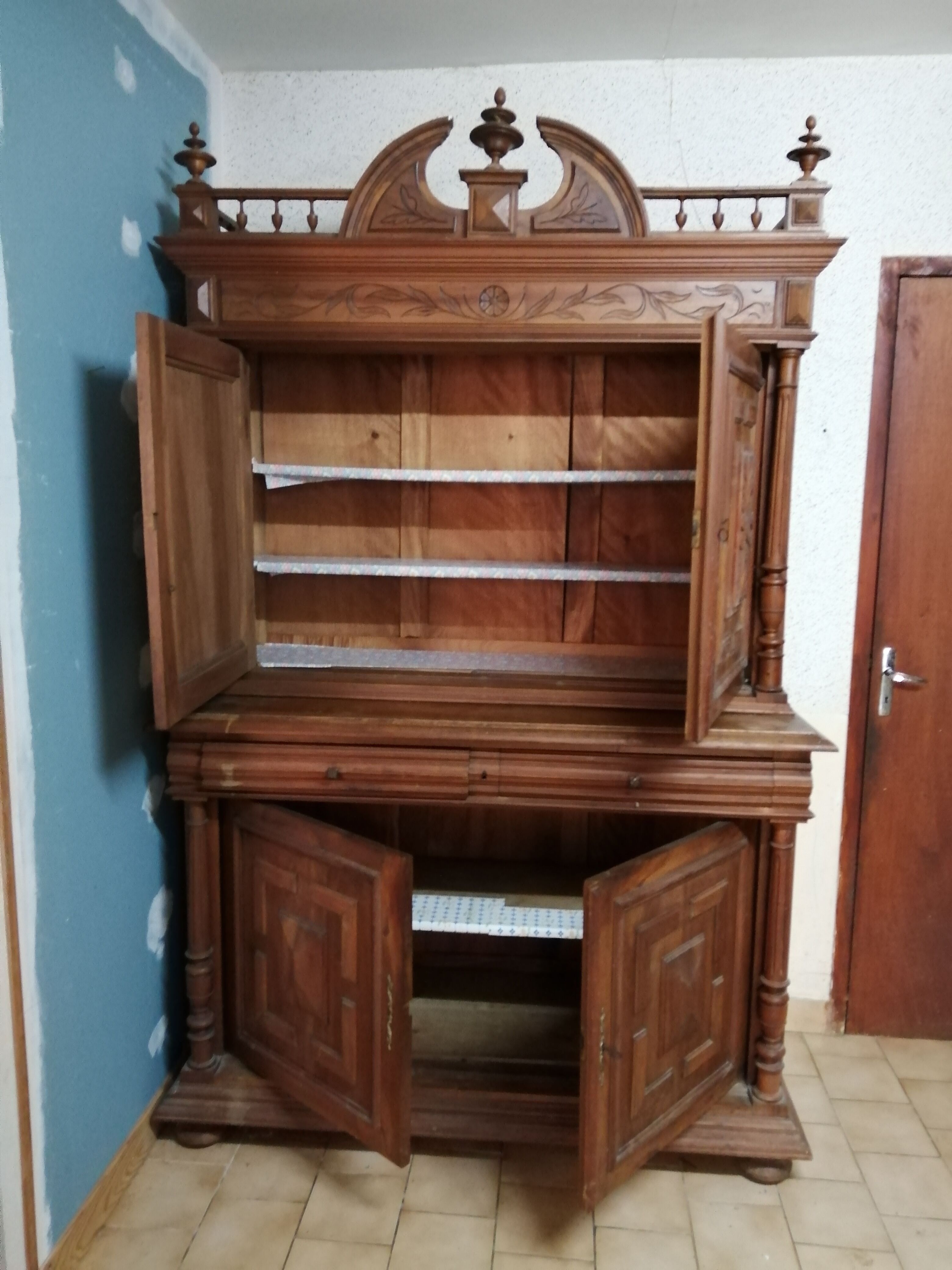 Buffet de Style Henri II 2 Corps