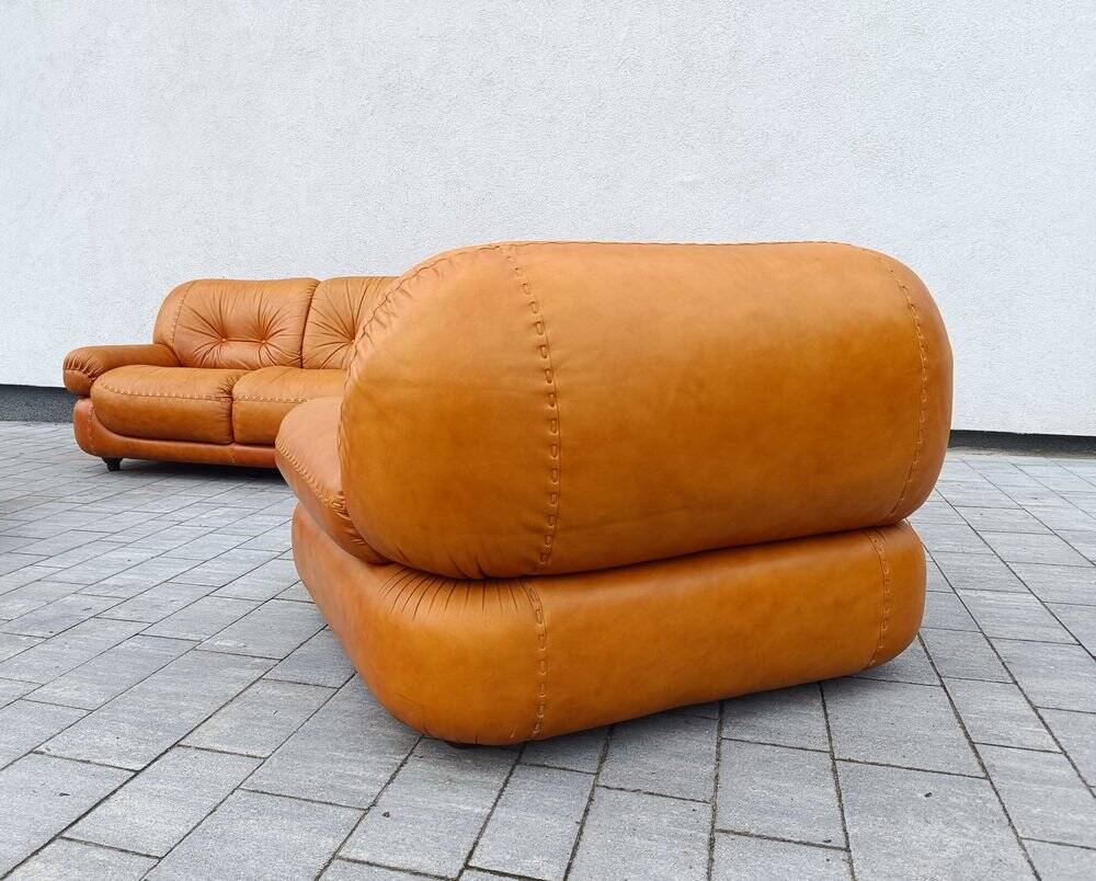 Canapé et fauteuils en cuir cognac par Sapporo pour Mobil, Italie