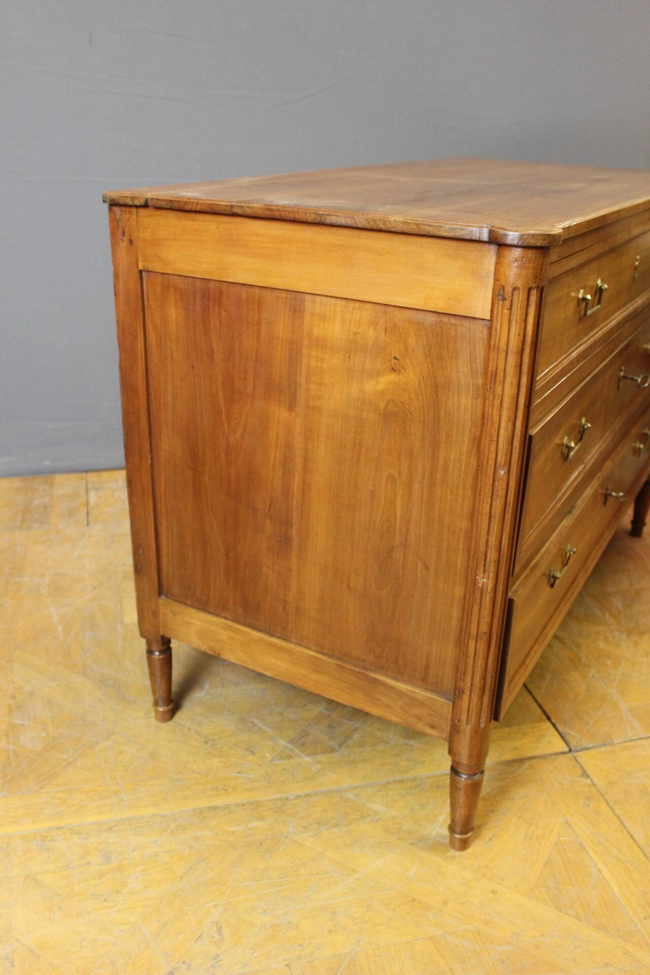 Commode Louis XVI en Merisier Fin XVIIIe