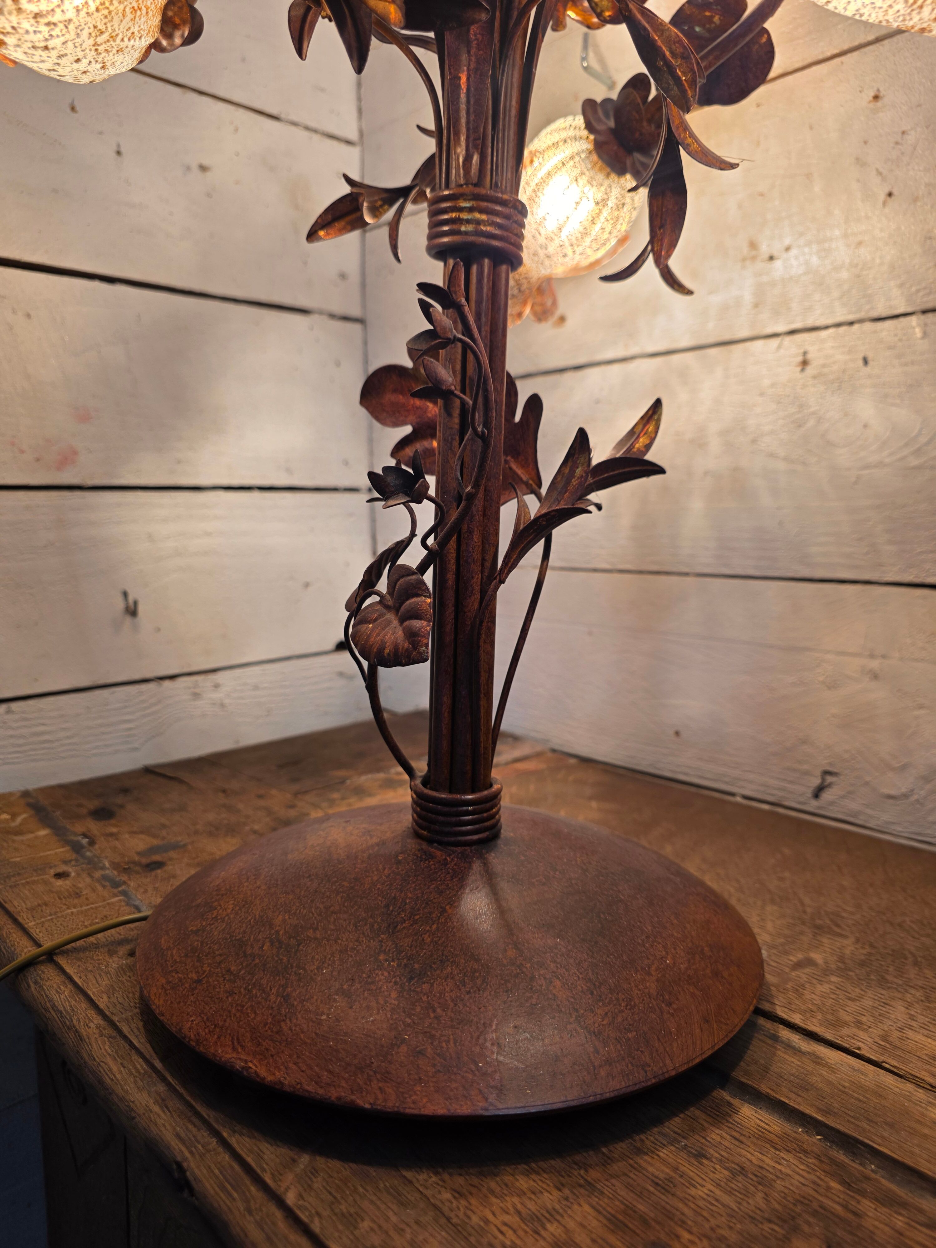 Lampe à poser en fer forgé massif brutaliste
