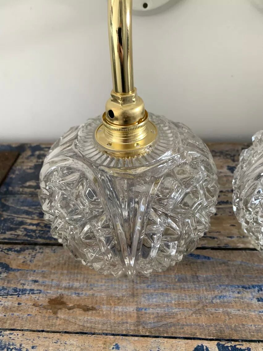 Set of wall sconces in chiseled glass