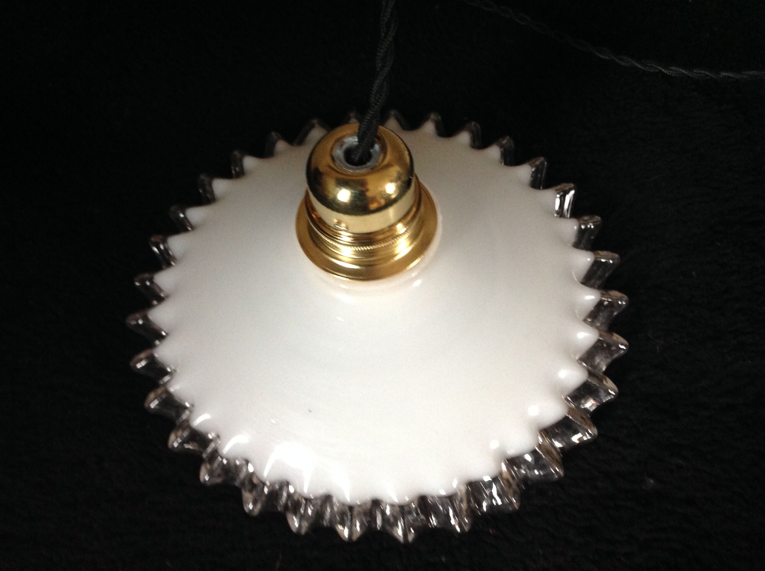 Suspension en opaline blanche