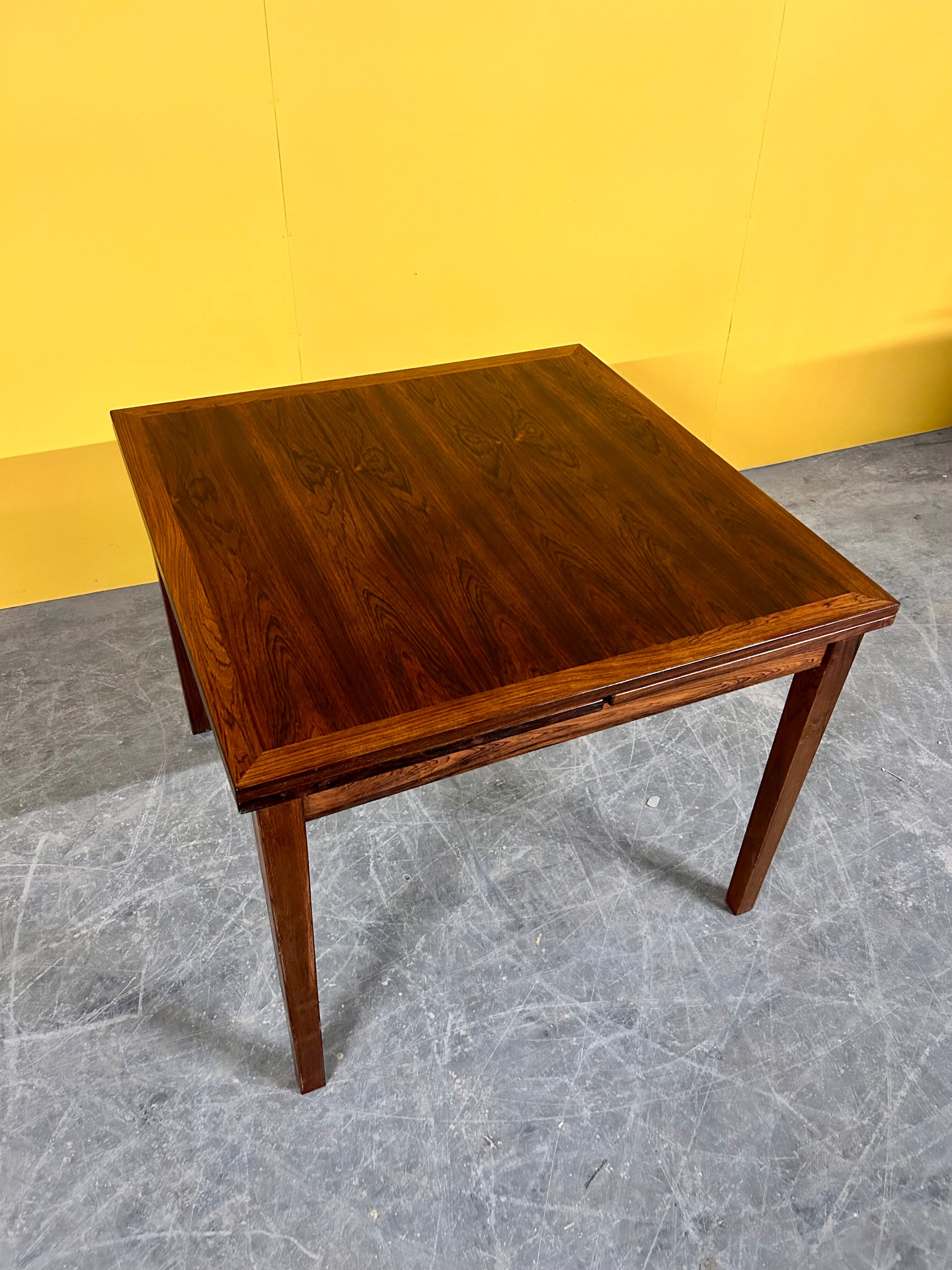Danish vintage extendable rosewood dining table, 1960s