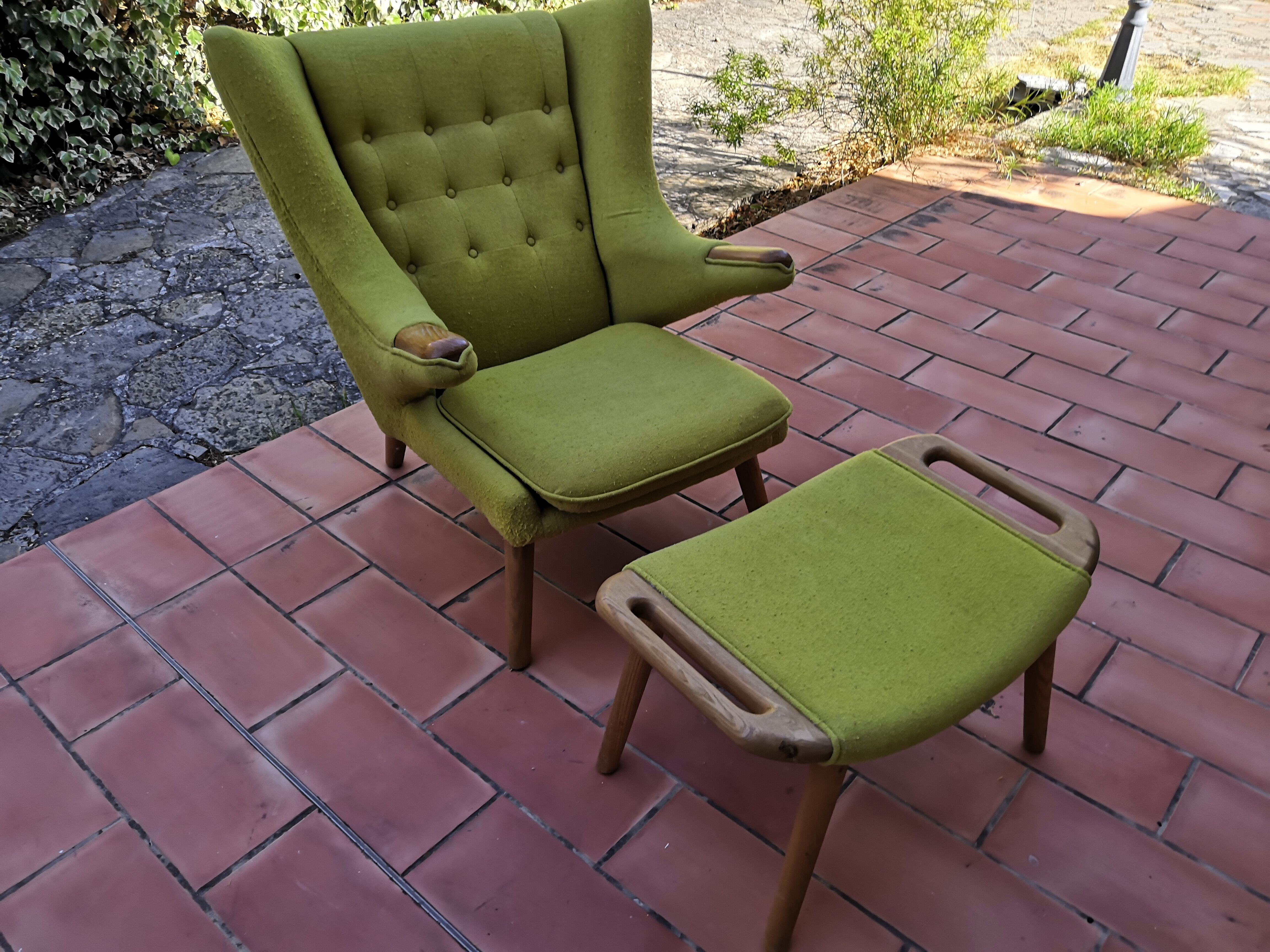 Fauteuil et repose-pieds vintage Papa Bear en tissu bouclette vert et chêne