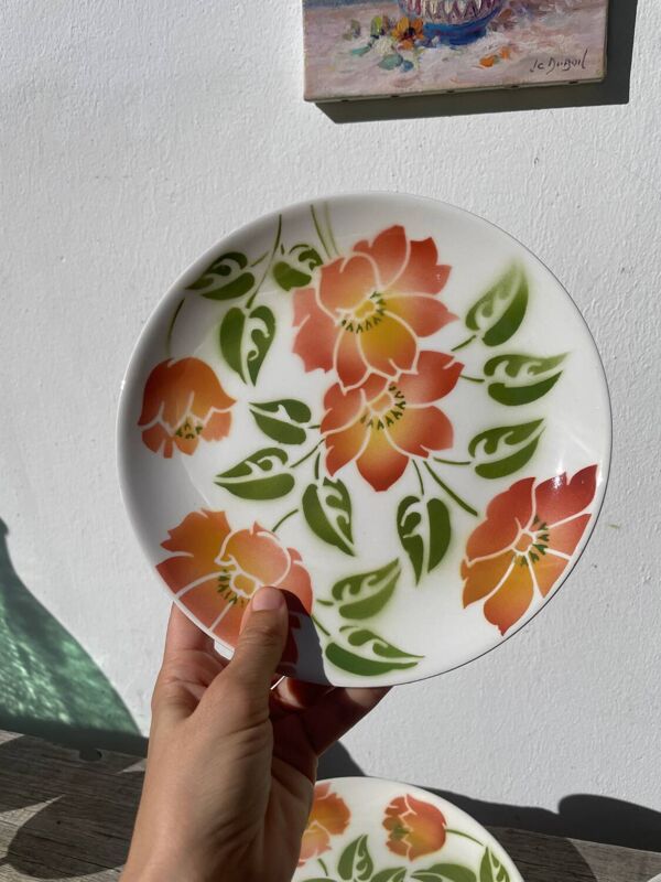 8 assiettes plates à fleurs Moulin des Loups