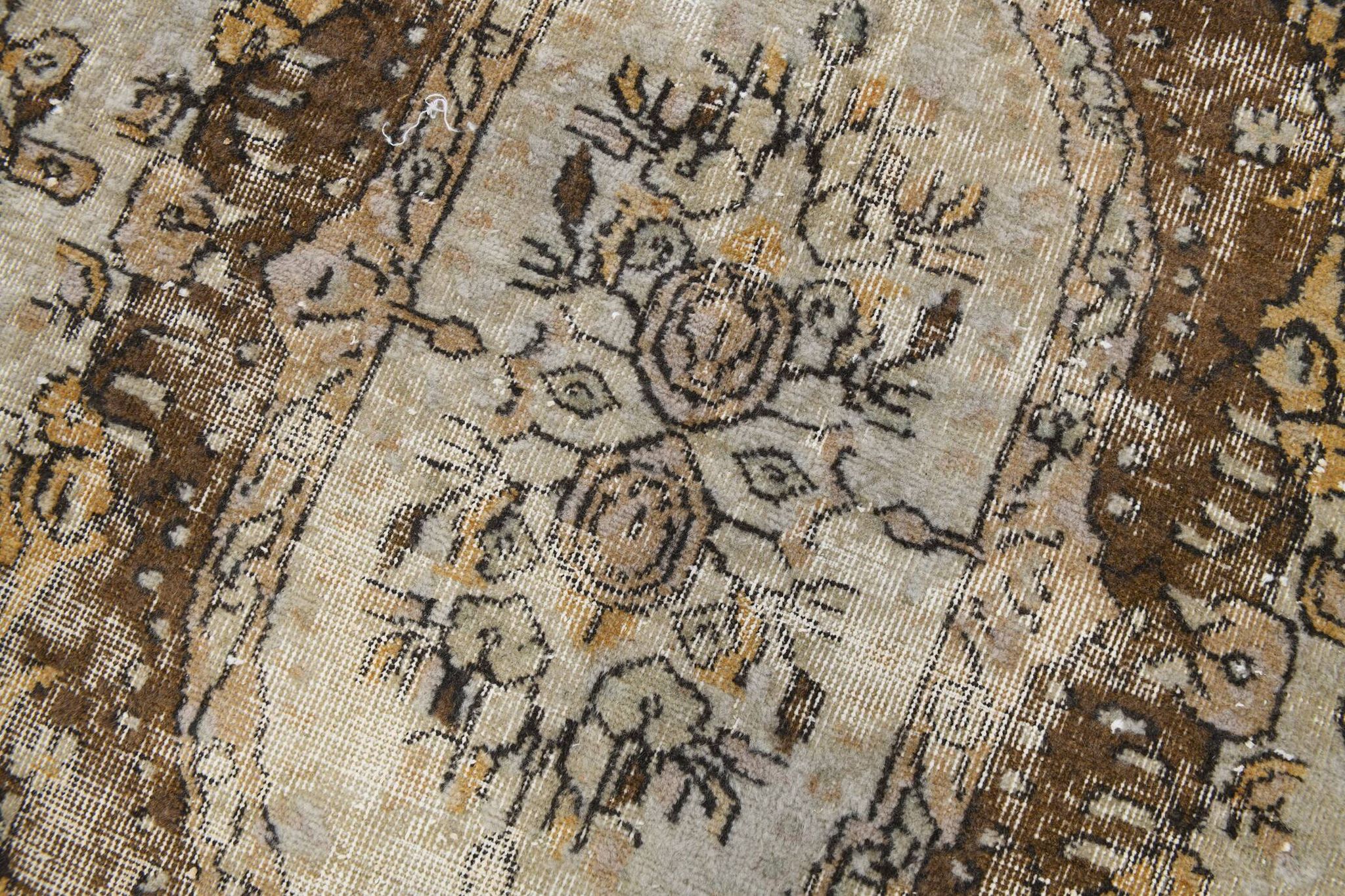 Tapis persan classique marron et crème