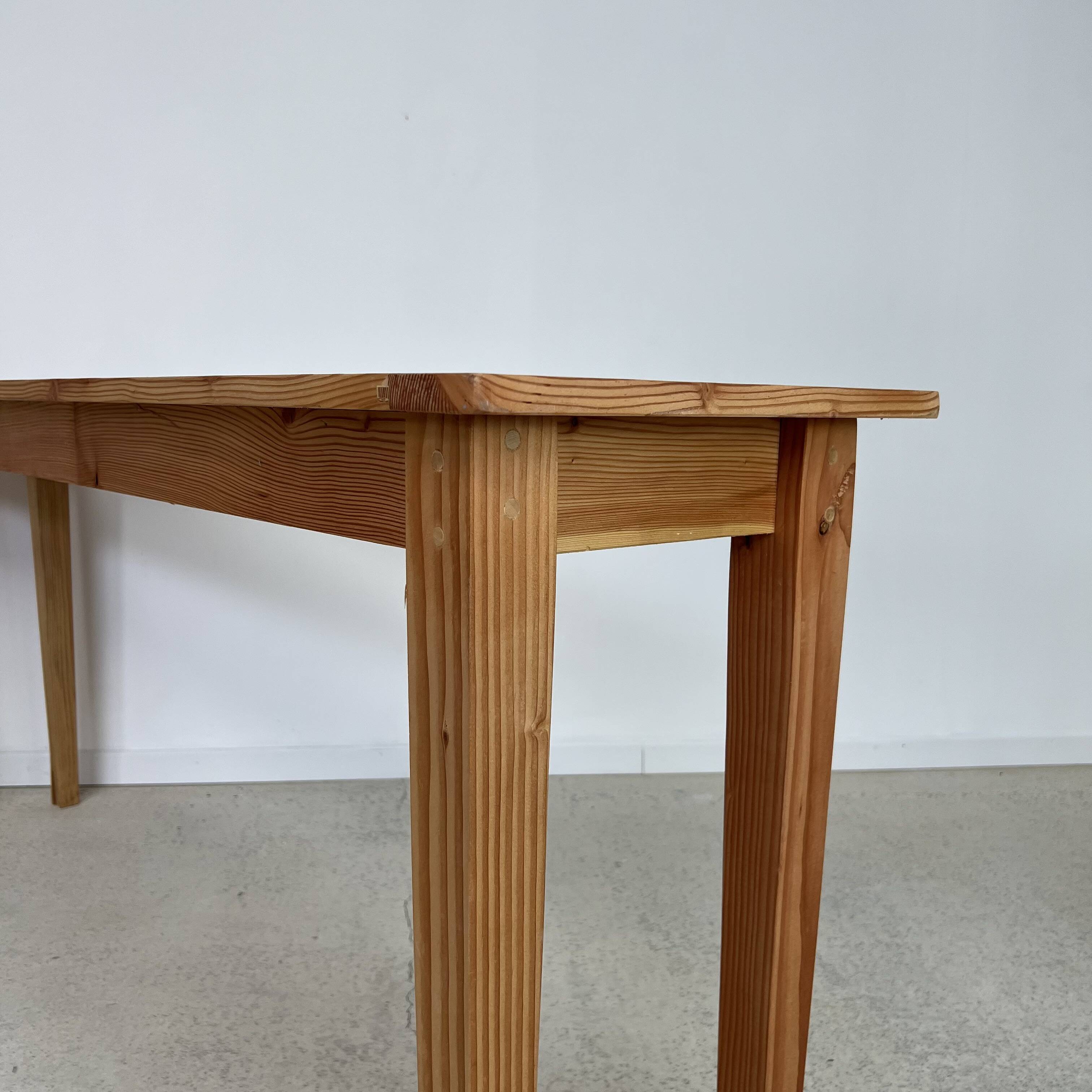 Fine console, side table or school table in wood with spindle legs 160 cm - Vintage retro