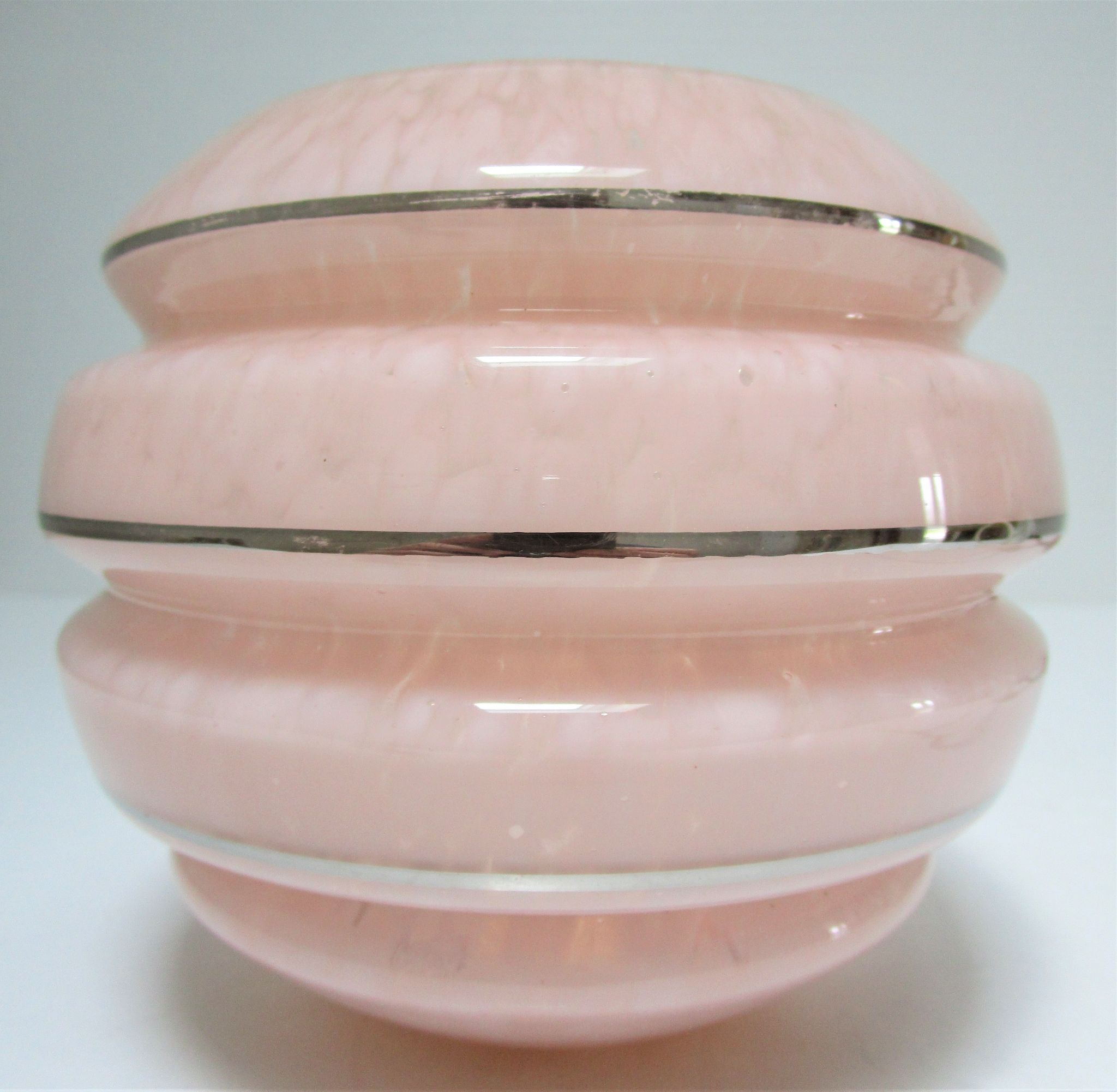Porcelain porcelain patinated glass of Clichy pink Art Deco