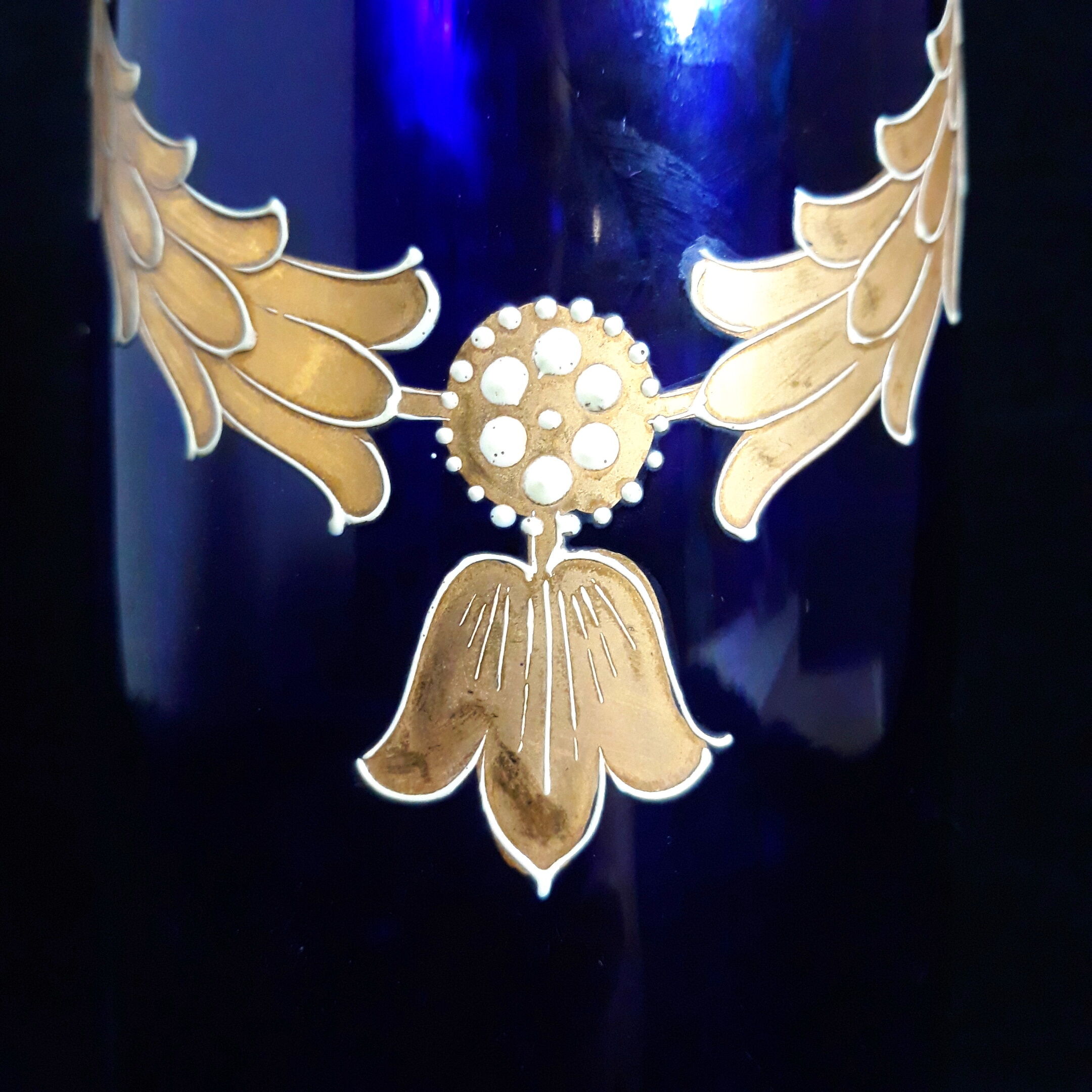 Vase Jugendstil en bleu cobalt avec guirlandes en email doré