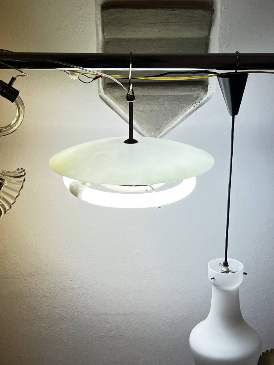 Lampe à suspension Lightolier, années 50, Italie, Space Age, milieu du siècle, fluorescente