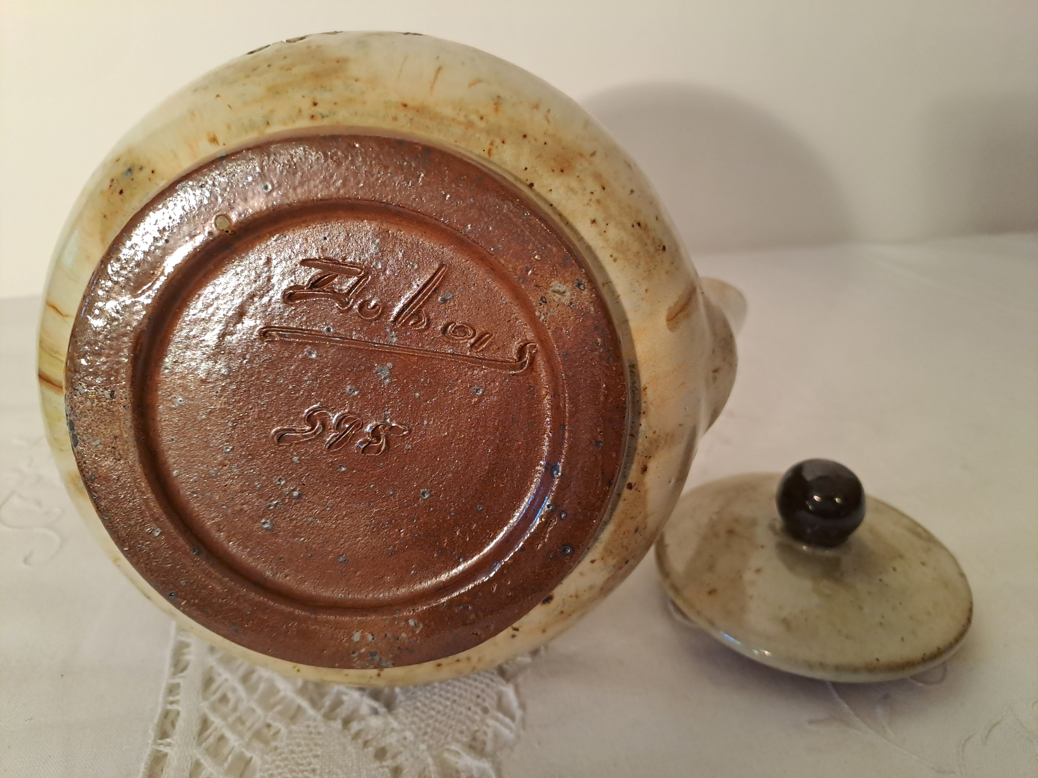 Teapot in Bouffioulx stoneware