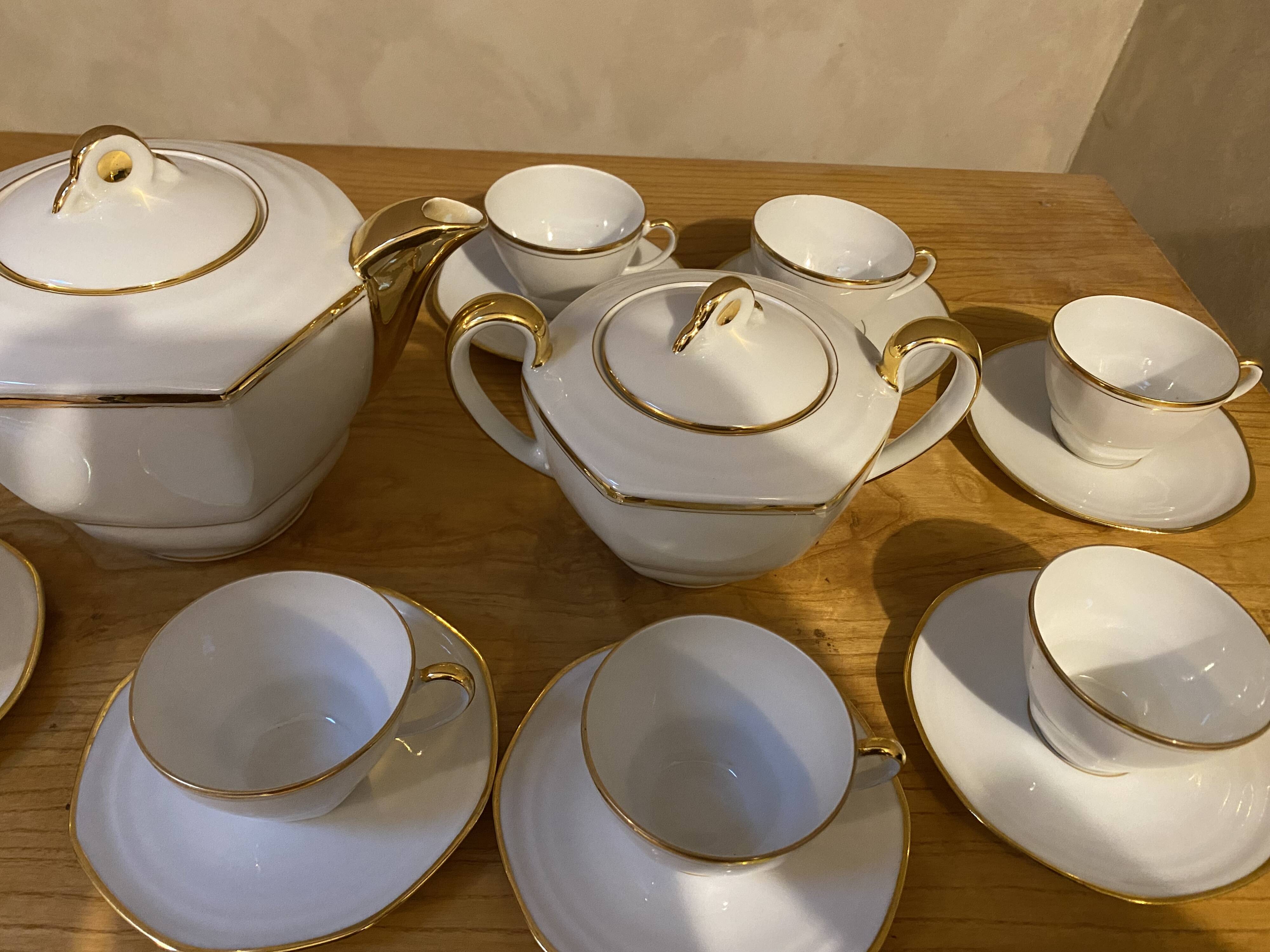 Exceptional Tea/Coffee Service Limoges – E. Galtier – 27 pieces – Fine Gold –