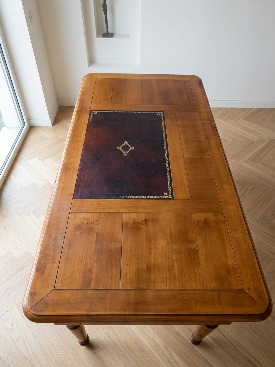 Antique desk style