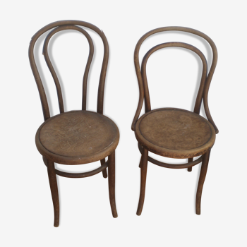 Set of 2 chairs turned wood bistro