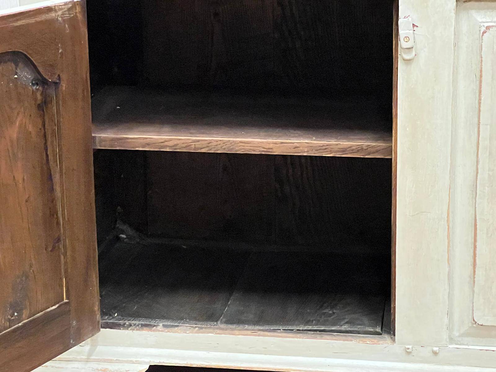 Sideboard / cupboard