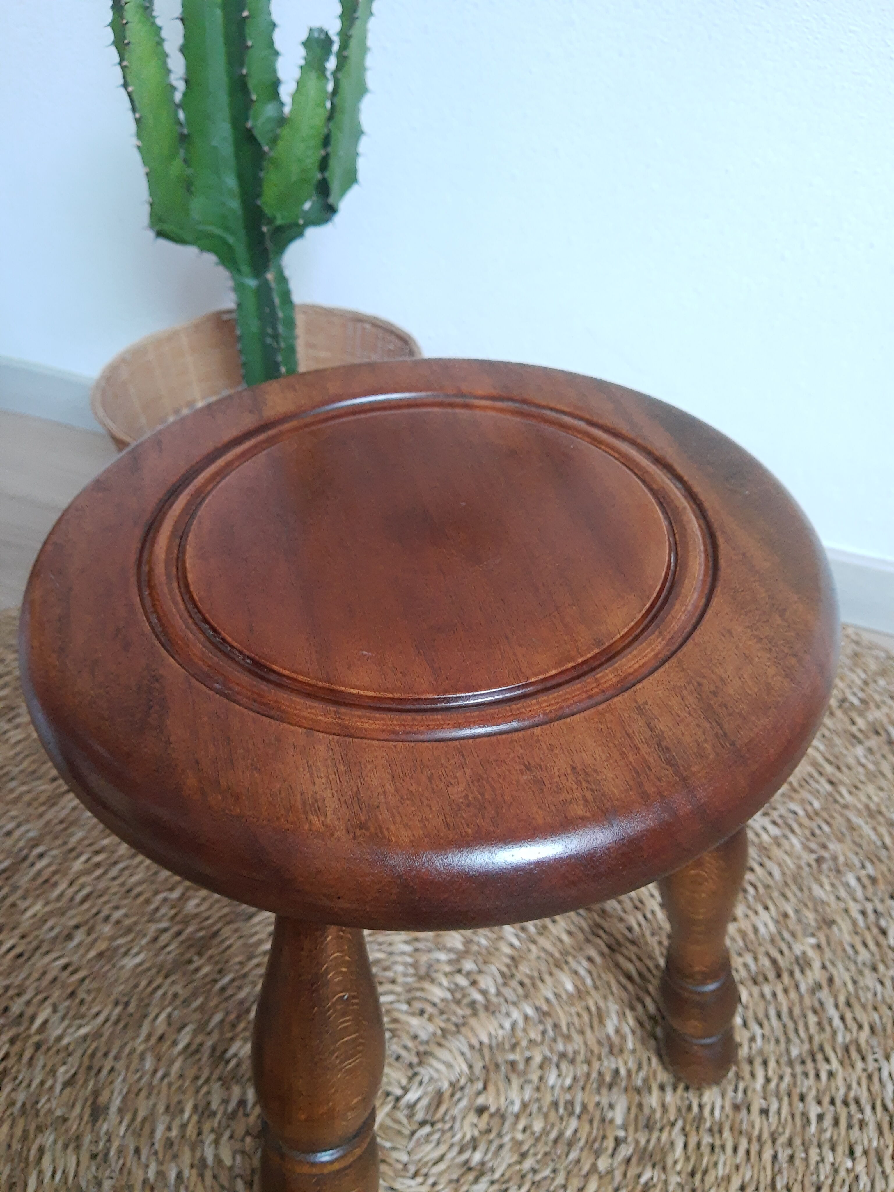 Vintage turned wood tripod country stool