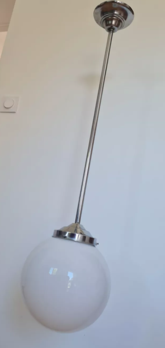 Suspension boule en opaline blanche 1930