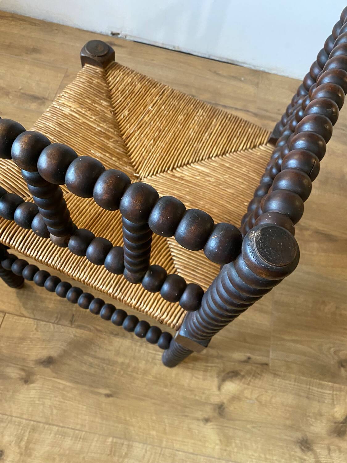 Beaded wood corner or corner armchair