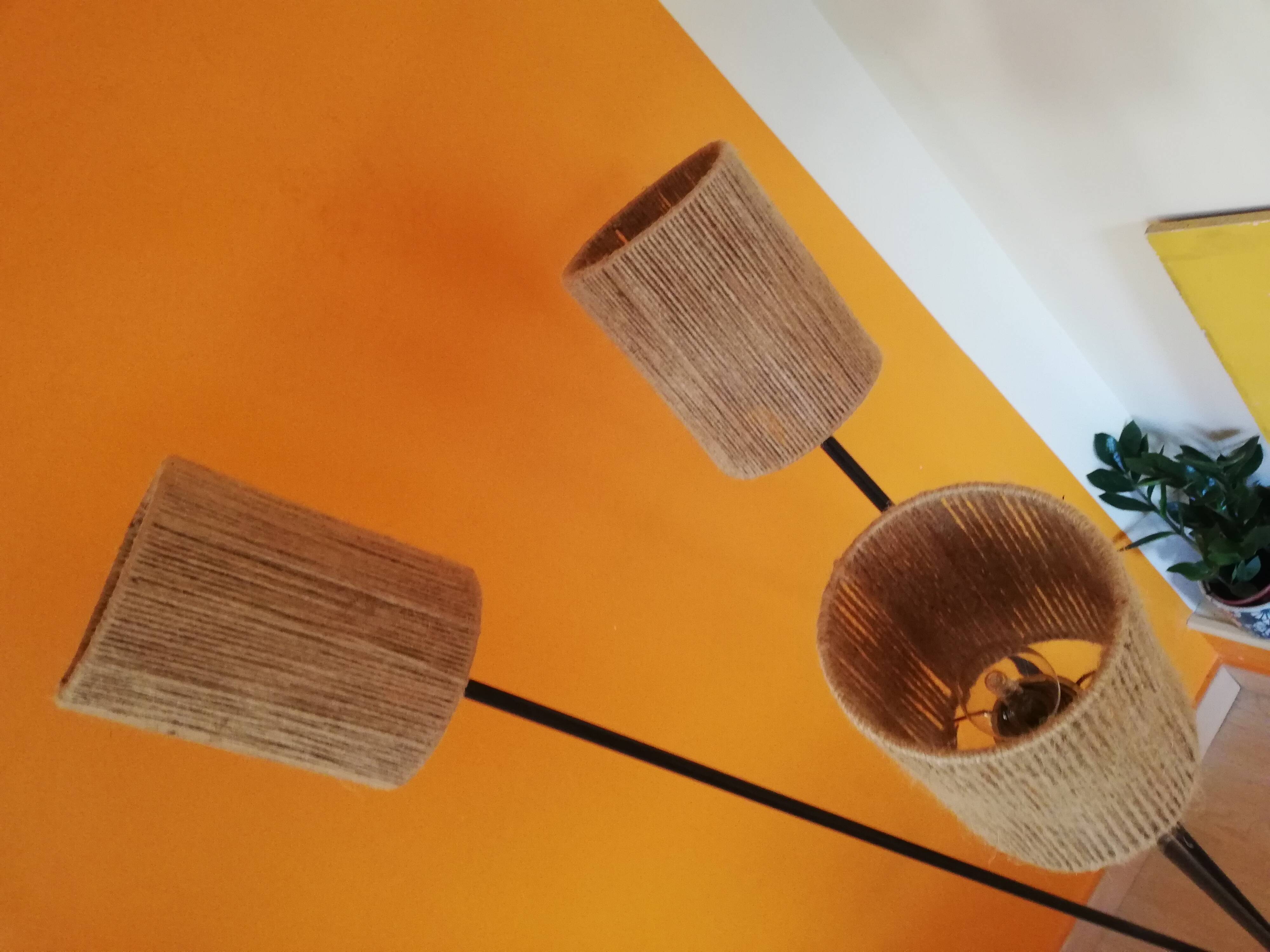 Vintage tripode lamppost