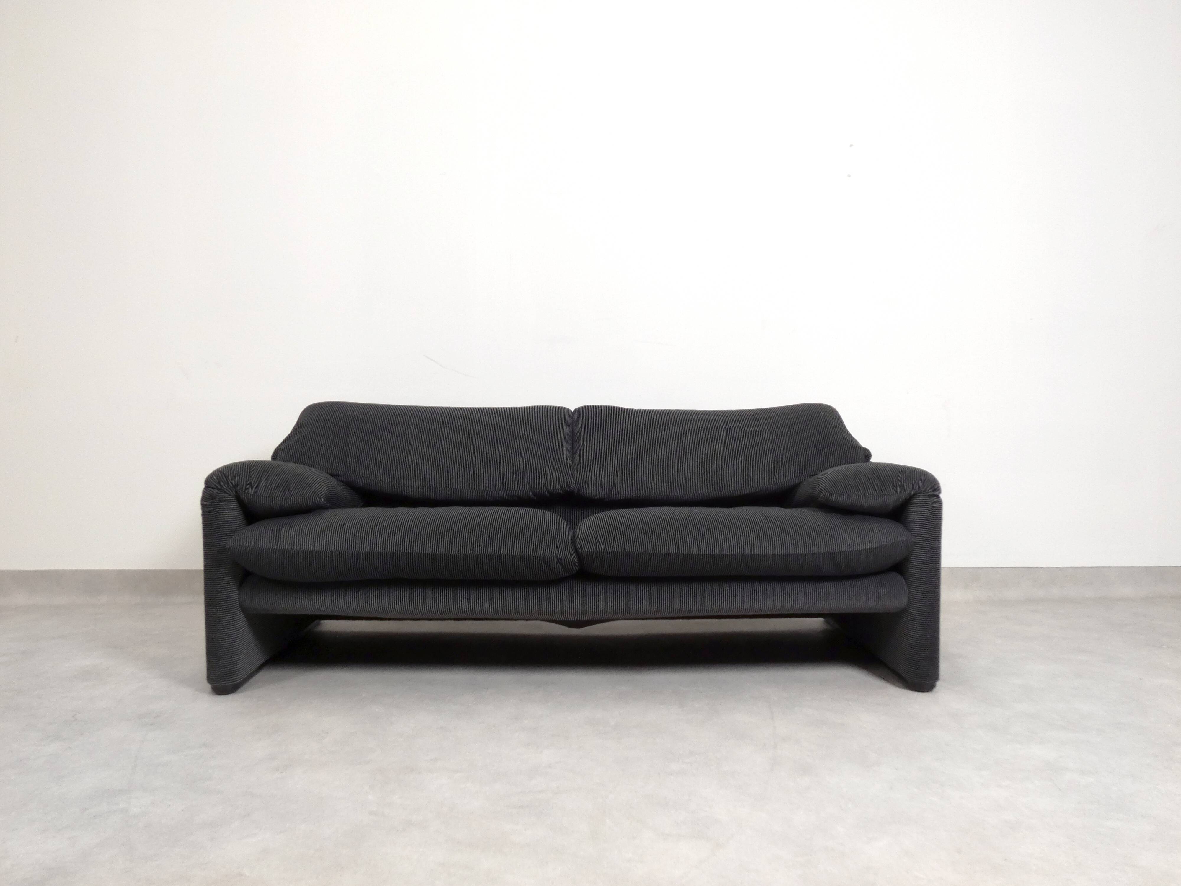 Cassina Maralunga 2.5-seater bicolour black/grey sofa