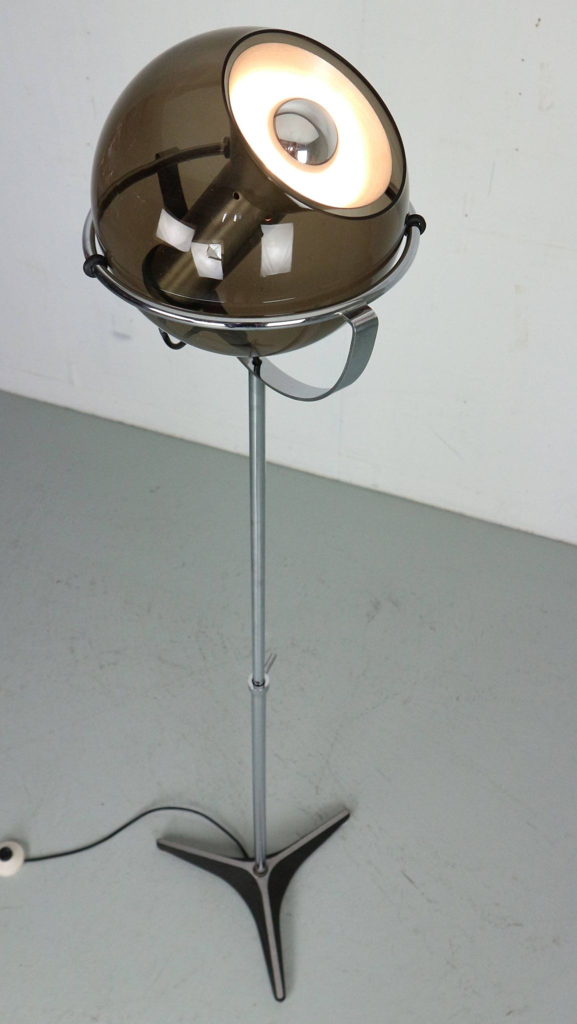 Glass floorlamp "Globe 2000" by F. Ligtelijn for RAAK Amsterdam, 1960