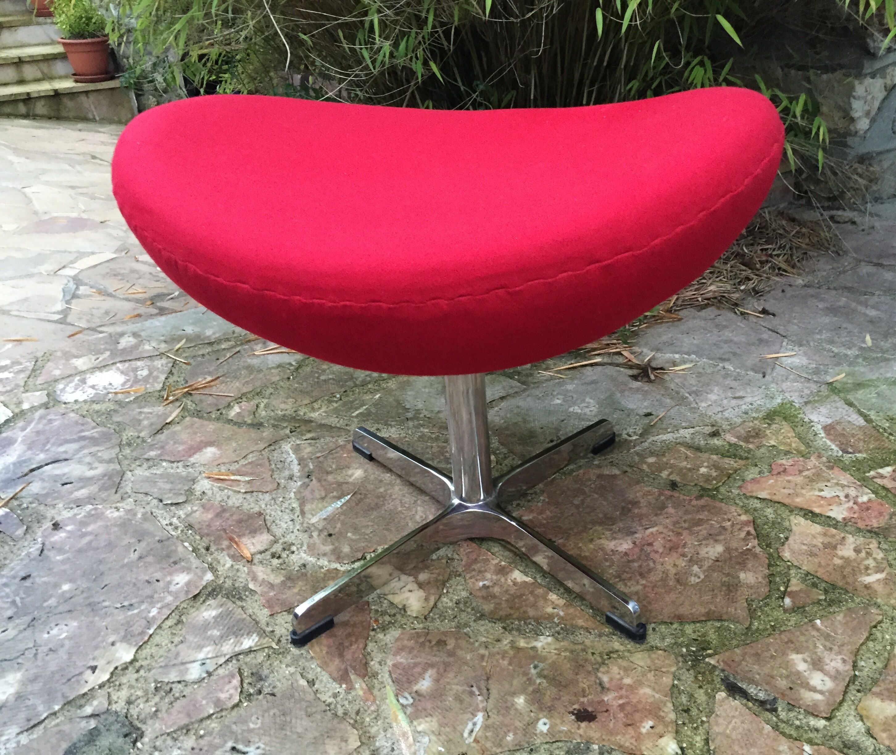 Repose-pied rouge