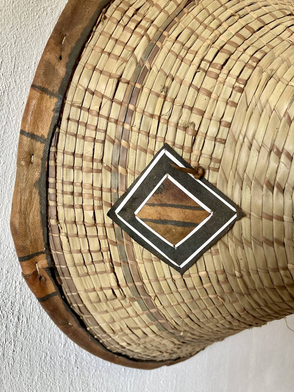 Duo de chapeaux traditionnels Peuls (Tingandé), Afrique de l'Ouest