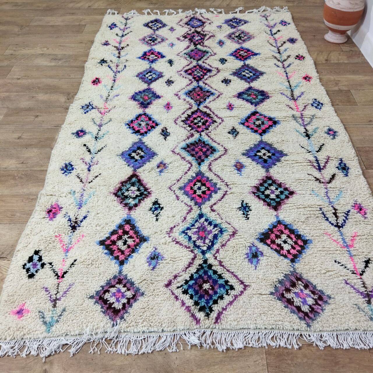 Handmade moroccan berber rug 217 x 117 cm