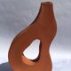 Vase plat en faïence rouge fait main artisanale creatrice