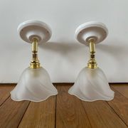 Paire d’appliques murales avec globes vintage