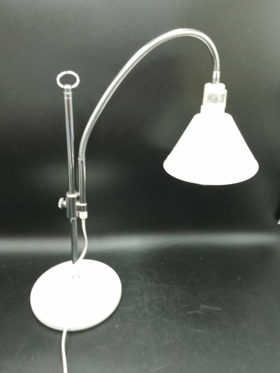 White flexible aluminor chrome and sheet metal table lamp 1970 pop art design